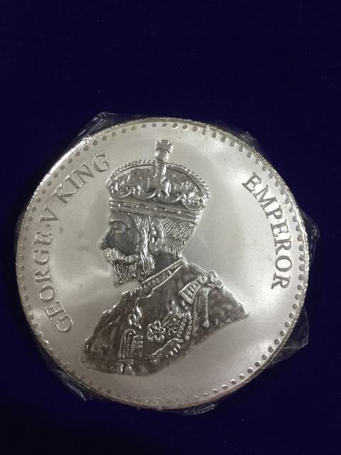 Round Coloured Silver IMG_4834